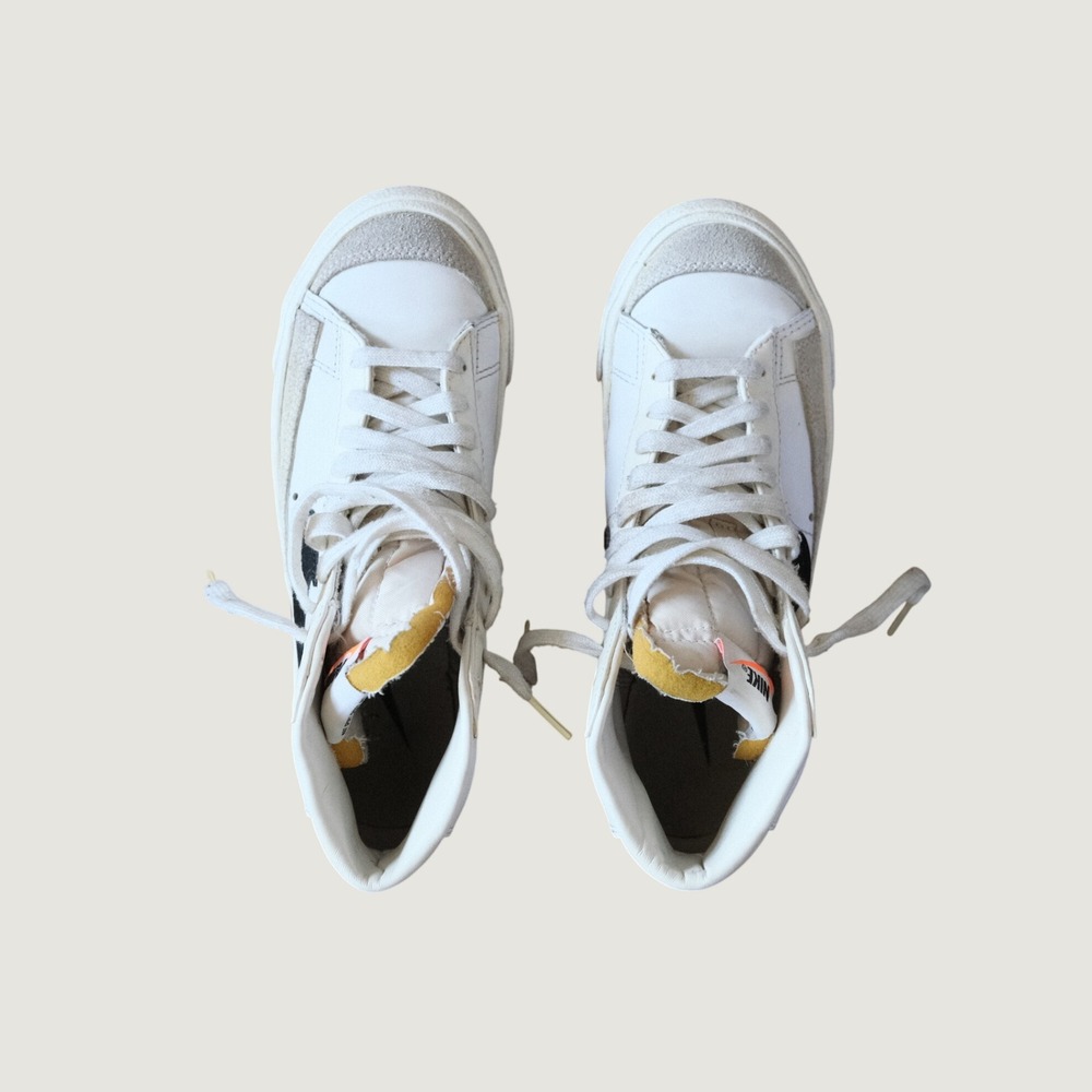 Nike Blazer Mid 77 High Top White Black Suede Sneaker Women 6.5 BQ6806-100 Retro